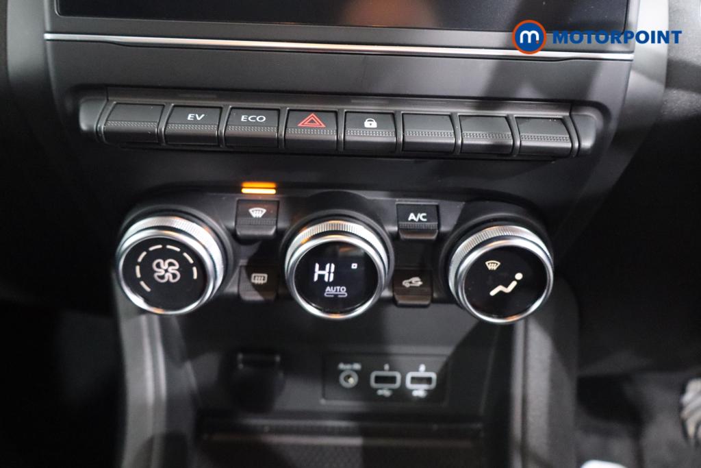 Renault Captur Iconic Edition Automatic Petrol-Electric Hybrid SUV - Stock Number (1594091) - 4th supplementary image