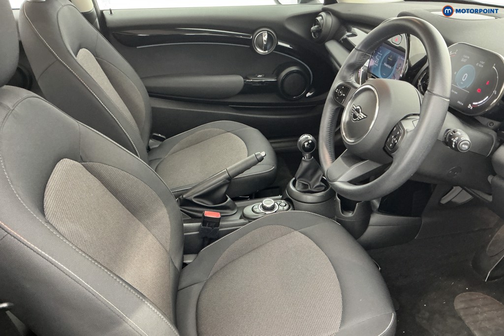 Mini Hatchback One Classic Manual Petrol Hatchback - Stock Number (1594914) - 5th supplementary image