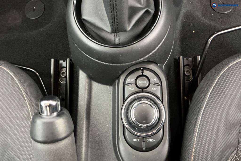 Mini Hatchback One Classic Manual Petrol Hatchback - Stock Number (1594914) - 14th supplementary image