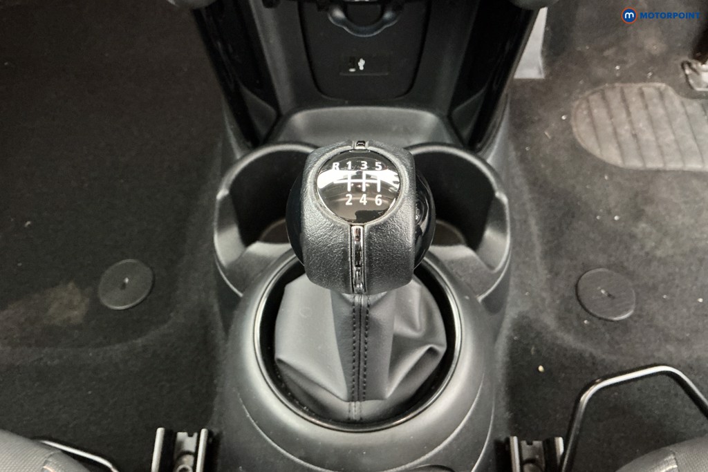 Mini Hatchback One Classic Manual Petrol Hatchback - Stock Number (1594914) - 15th supplementary image