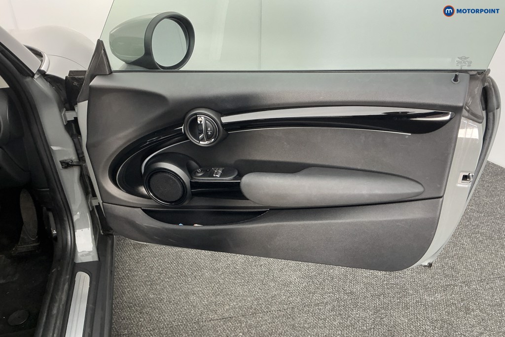 Mini Hatchback One Classic Manual Petrol Hatchback - Stock Number (1594914) - 20th supplementary image