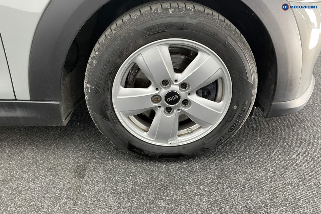 Mini Hatchback One Classic Manual Petrol Hatchback - Stock Number (1594914) - 30th supplementary image