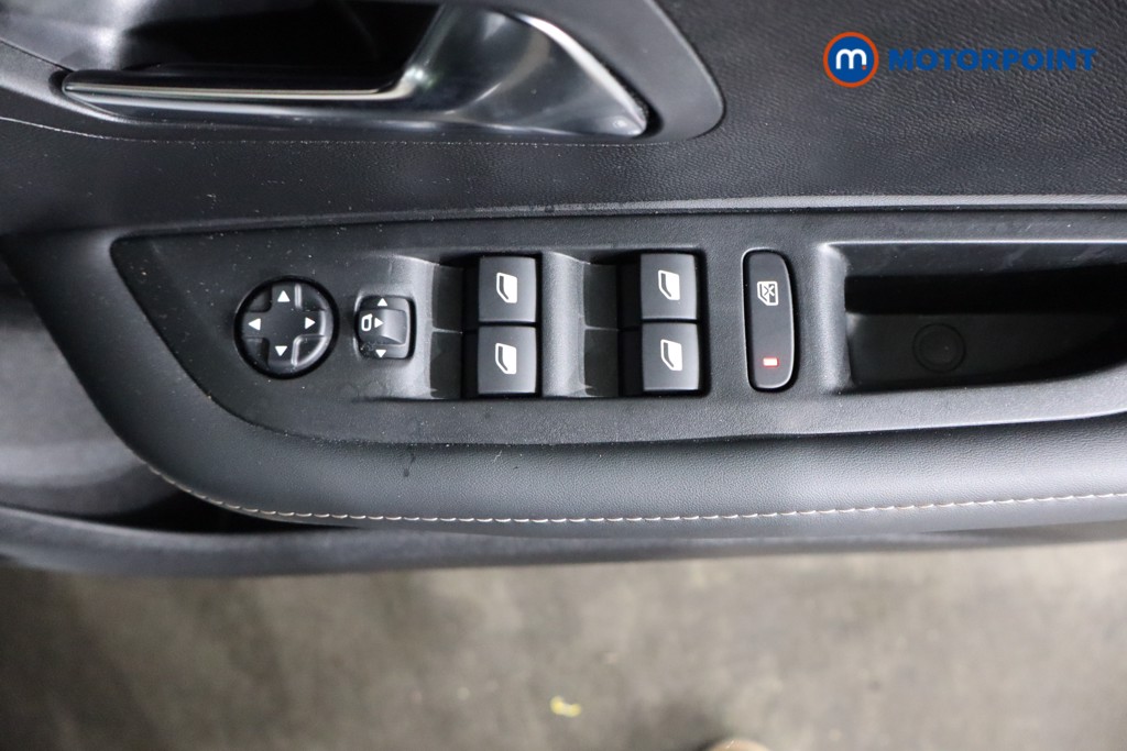 Peugeot 208 Allure Manual Petrol Hatchback - Stock Number (1595604) - 12th supplementary image