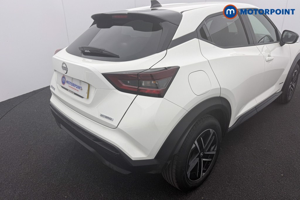 Nissan Juke N-Connecta Automatic Petrol-Electric Hybrid SUV - Stock Number (1595683) - 5th supplementary image