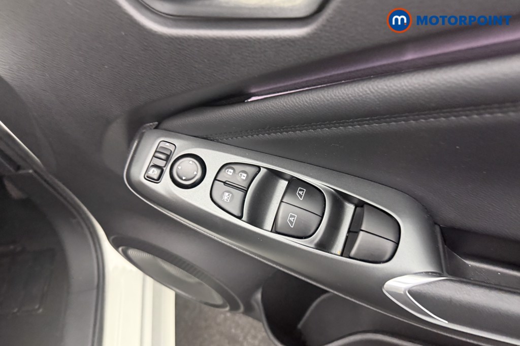 Nissan Juke N-Connecta Automatic Petrol-Electric Hybrid SUV - Stock Number (1595683) - 11th supplementary image