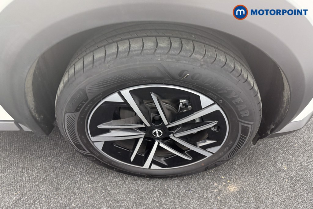 Nissan Juke N-Connecta Automatic Petrol-Electric Hybrid SUV - Stock Number (1595683) - 27th supplementary image