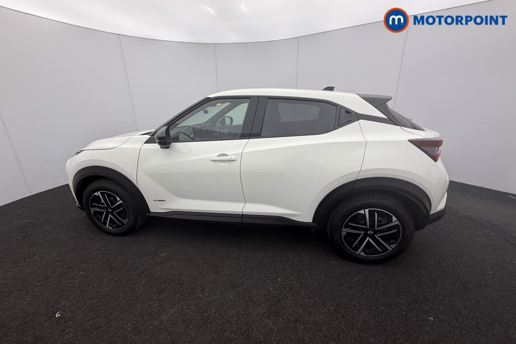 Nissan Juke N-Connecta Automatic Petrol-Electric Hybrid SUV - Stock Number (1595683) - 32nd supplementary image