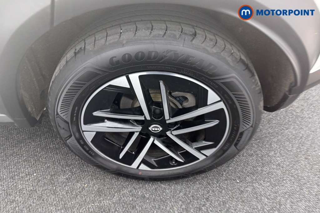 Nissan Juke N-Connecta Automatic Petrol-Electric Hybrid SUV - Stock Number (1595683) - 33rd supplementary image