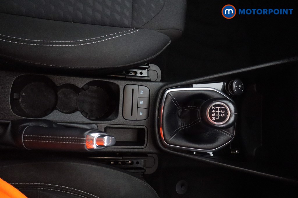 Ford Fiesta Zetec Manual Petrol Hatchback - Stock Number (1595839) - 9th supplementary image