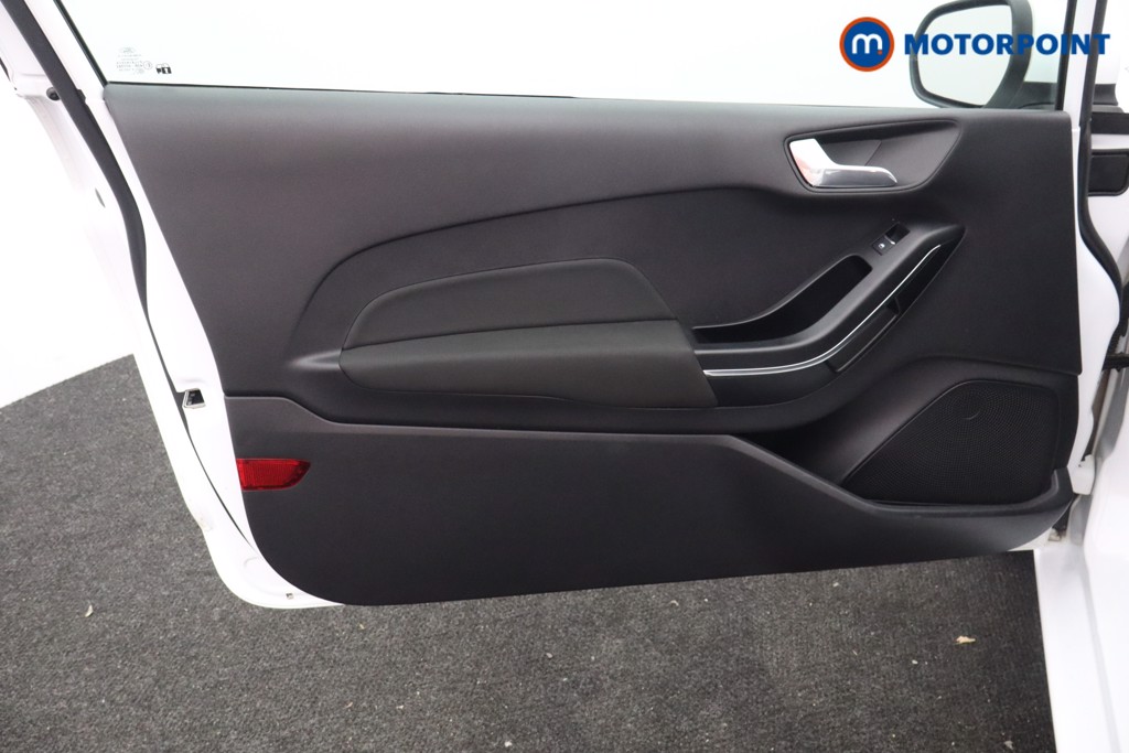 Ford Fiesta Zetec Manual Petrol Hatchback - Stock Number (1595839) - 17th supplementary image