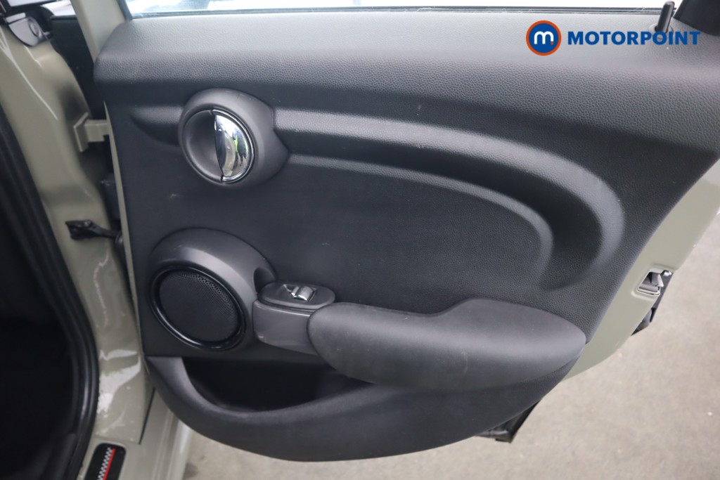 Mini Hatchback Cooper Sport Manual Petrol Hatchback - Stock Number (1596089) - 30th supplementary image