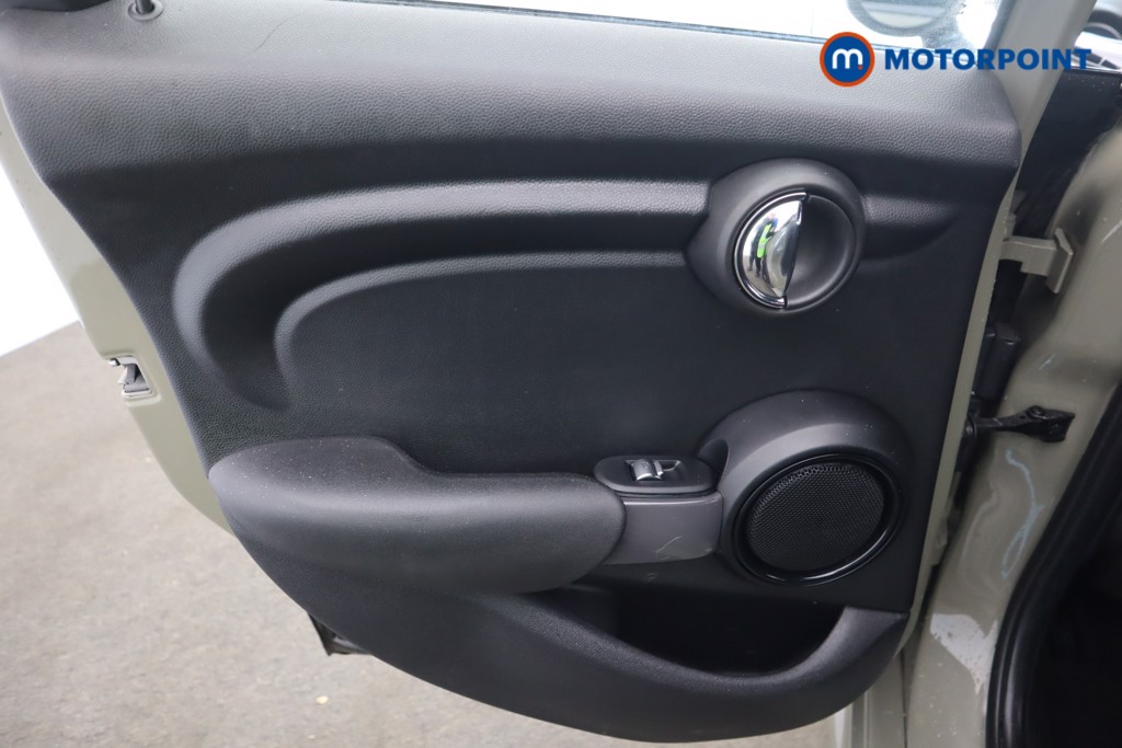 Mini Hatchback Cooper Sport Manual Petrol Hatchback - Stock Number (1596089) - 35th supplementary image
