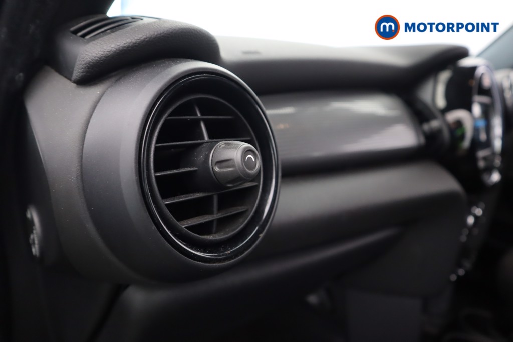 Mini Hatchback Cooper Sport Manual Petrol Hatchback - Stock Number (1596089) - 37th supplementary image