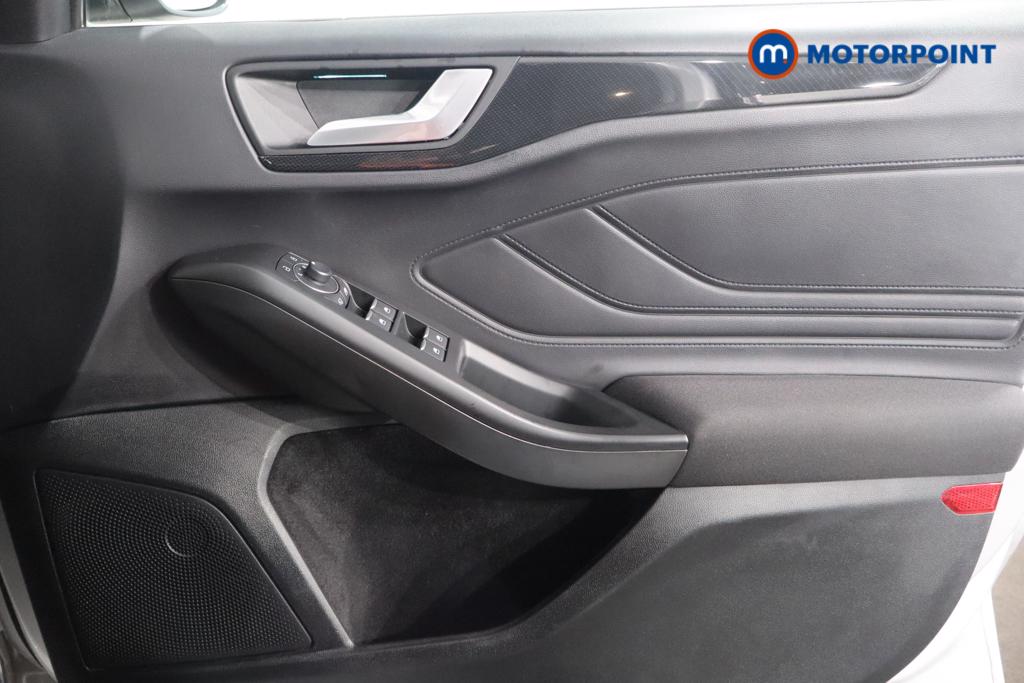 Ford Focus St-Line X Manual Petrol Hatchback - Stock Number (1596239) - 10th supplementary image