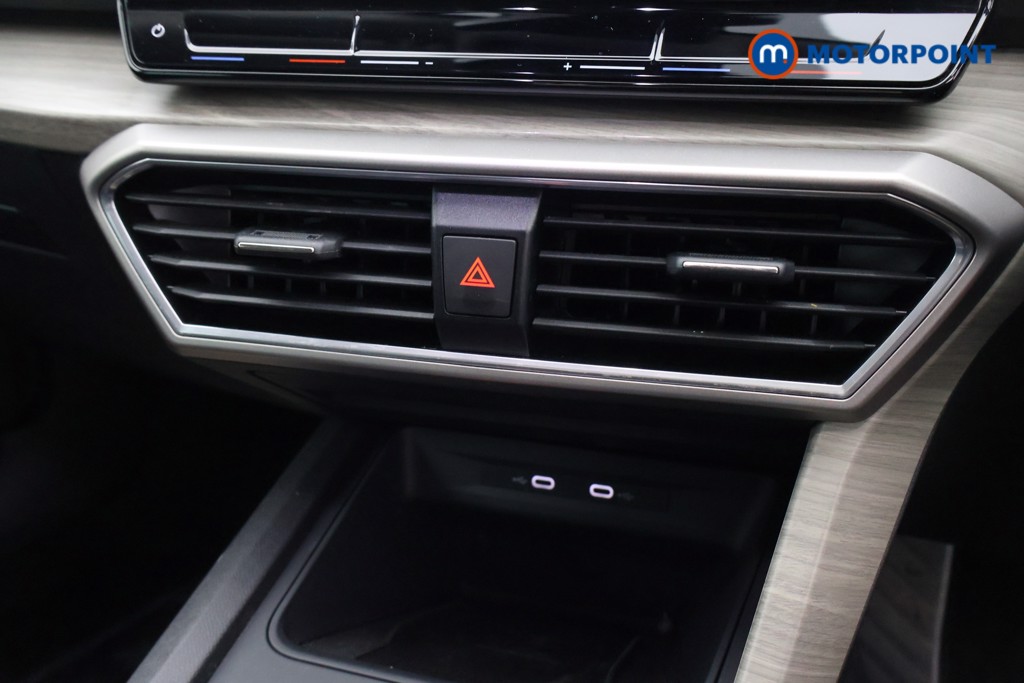 Seat Leon Xcellence Automatic Petrol Plug-In Hybrid Hatchback - Stock Number (1597675) - 6th supplementary image