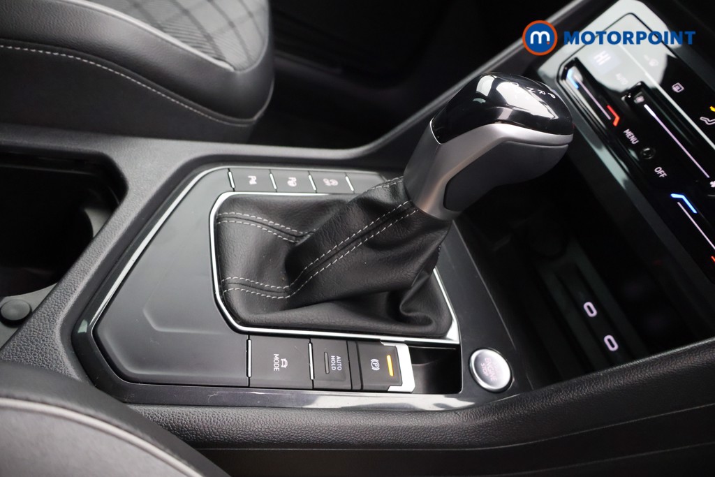 Volkswagen Tiguan R-Line Automatic Petrol SUV - Stock Number (1597683) - 7th supplementary image