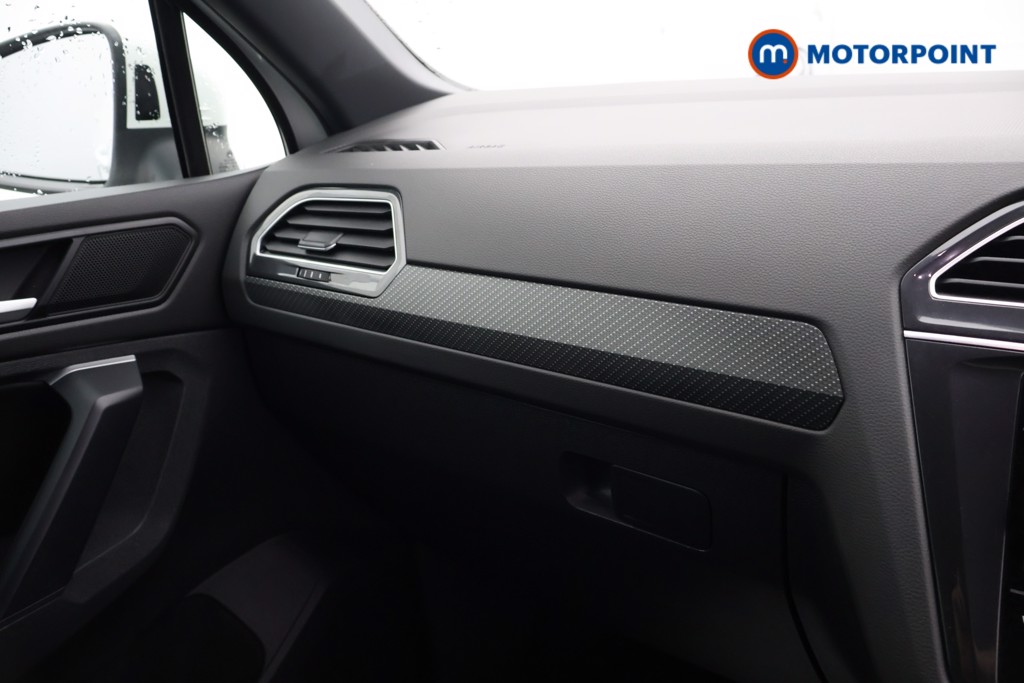 Volkswagen Tiguan R-Line Automatic Petrol SUV - Stock Number (1597683) - 9th supplementary image