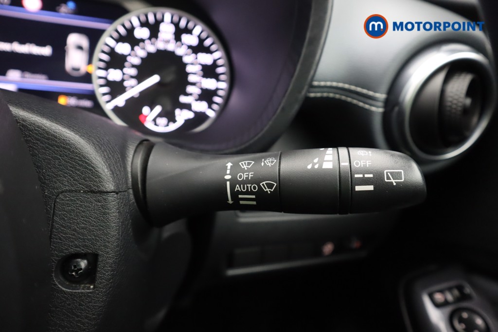 Nissan Juke N-Connecta Manual Petrol SUV - Stock Number (1598338) - 7th supplementary image