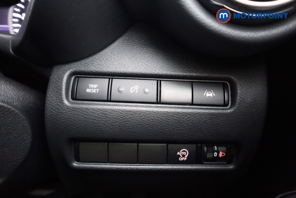 Nissan Juke N-Connecta Manual Petrol SUV - Stock Number (1598338) - 8th supplementary image