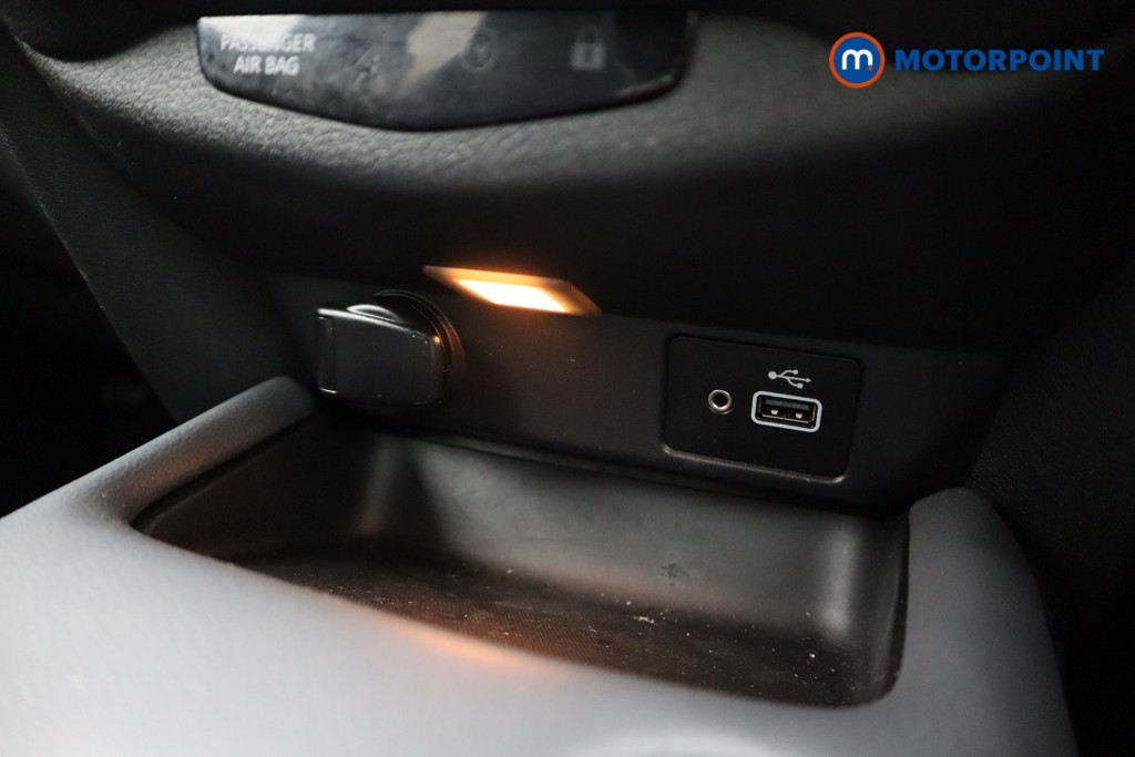 Nissan Juke N-Connecta Manual Petrol SUV - Stock Number (1598338) - 14th supplementary image