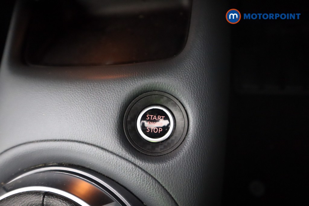 Nissan Juke N-Connecta Manual Petrol SUV - Stock Number (1598338) - 15th supplementary image