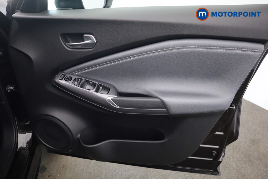 Nissan Juke N-Connecta Manual Petrol SUV - Stock Number (1598338) - 22nd supplementary image