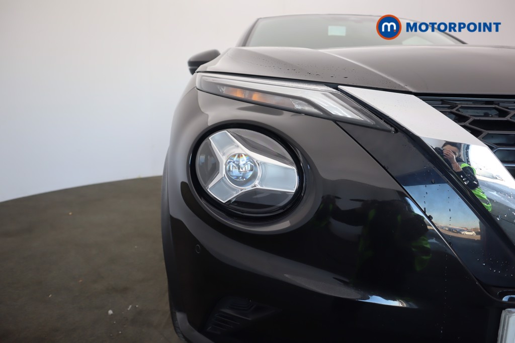 Nissan Juke N-Connecta Manual Petrol SUV - Stock Number (1598338) - 1st supplementary image