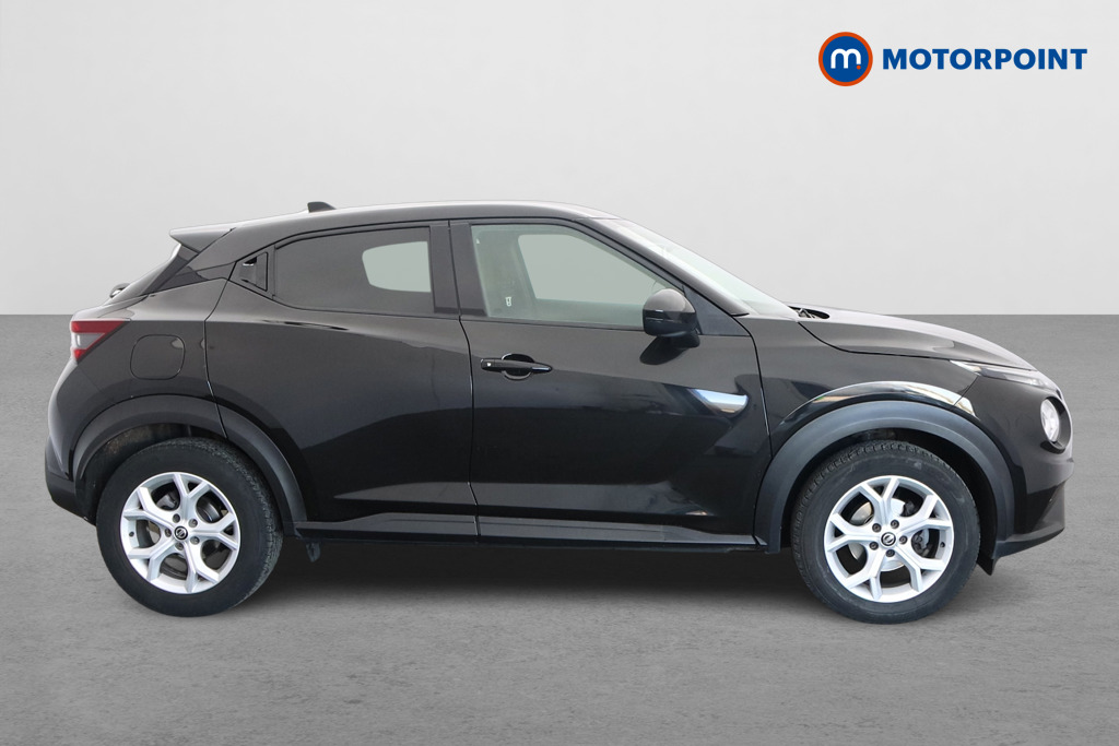 Nissan Juke N-Connecta Manual Petrol SUV - Stock Number (1598338) - Drivers side
