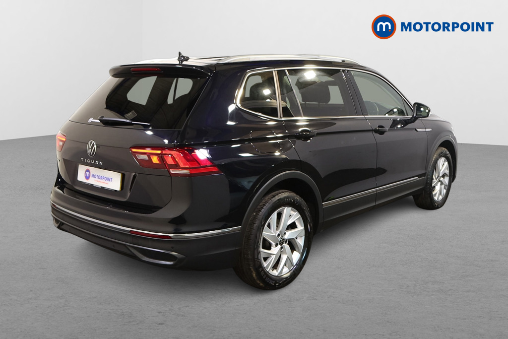 Volkswagen Tiguan Allspace Life Automatic Petrol SUV - Stock Number (1598772) - Drivers side rear corner