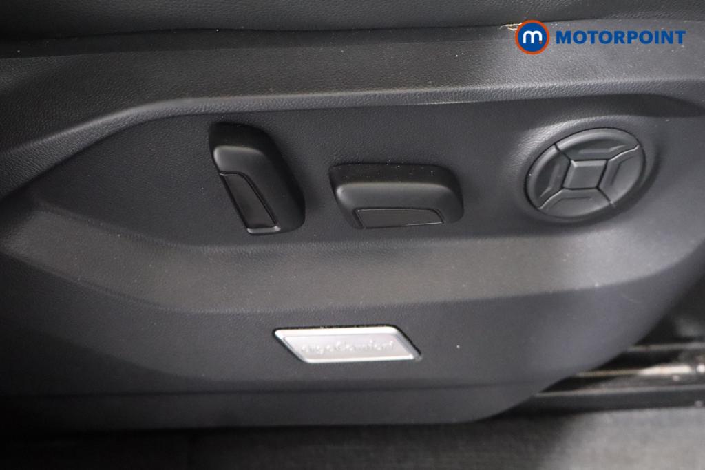 Volkswagen Touareg R-Line Tech Automatic Petrol SUV - Stock Number (1598939) - 13th supplementary image