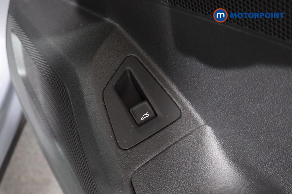 Volkswagen Touareg R-Line Tech Automatic Petrol SUV - Stock Number (1598939) - 14th supplementary image