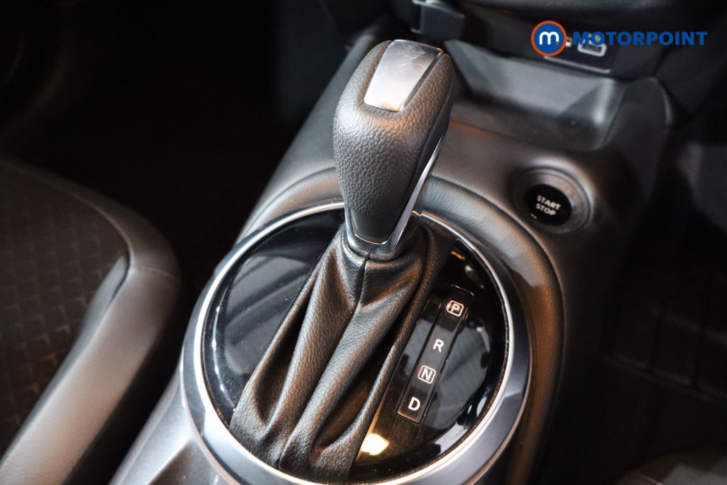 Nissan Juke N-Connecta Automatic Petrol-Electric Hybrid SUV - Stock Number (1598981) - 14th supplementary image