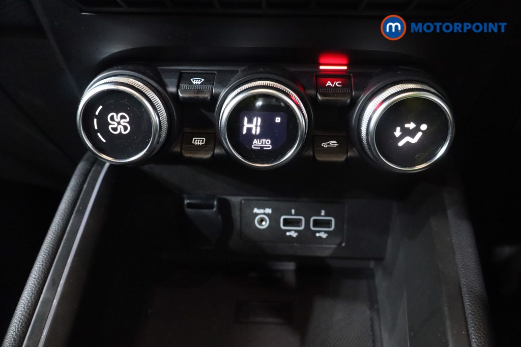 Renault Clio Evolution Manual Petrol Hatchback - Stock Number (1590181) - 16th supplementary image