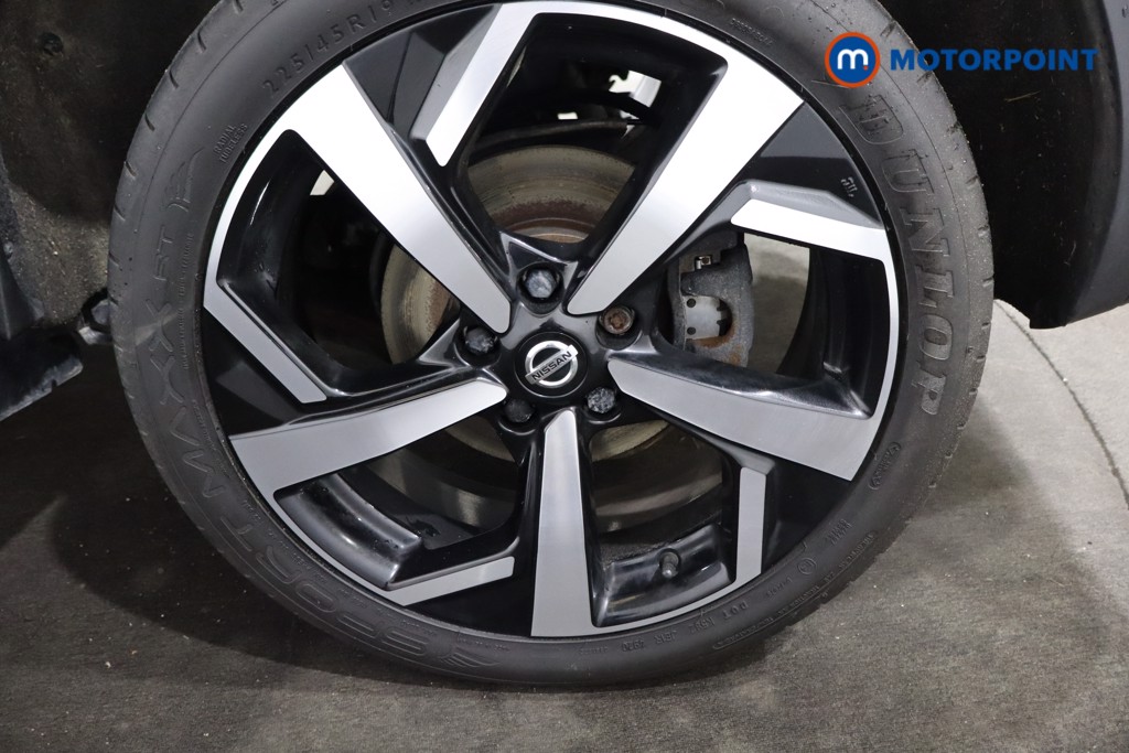 Nissan Qashqai N-Motion Manual Petrol SUV - Stock Number (1593811) - 24th supplementary image