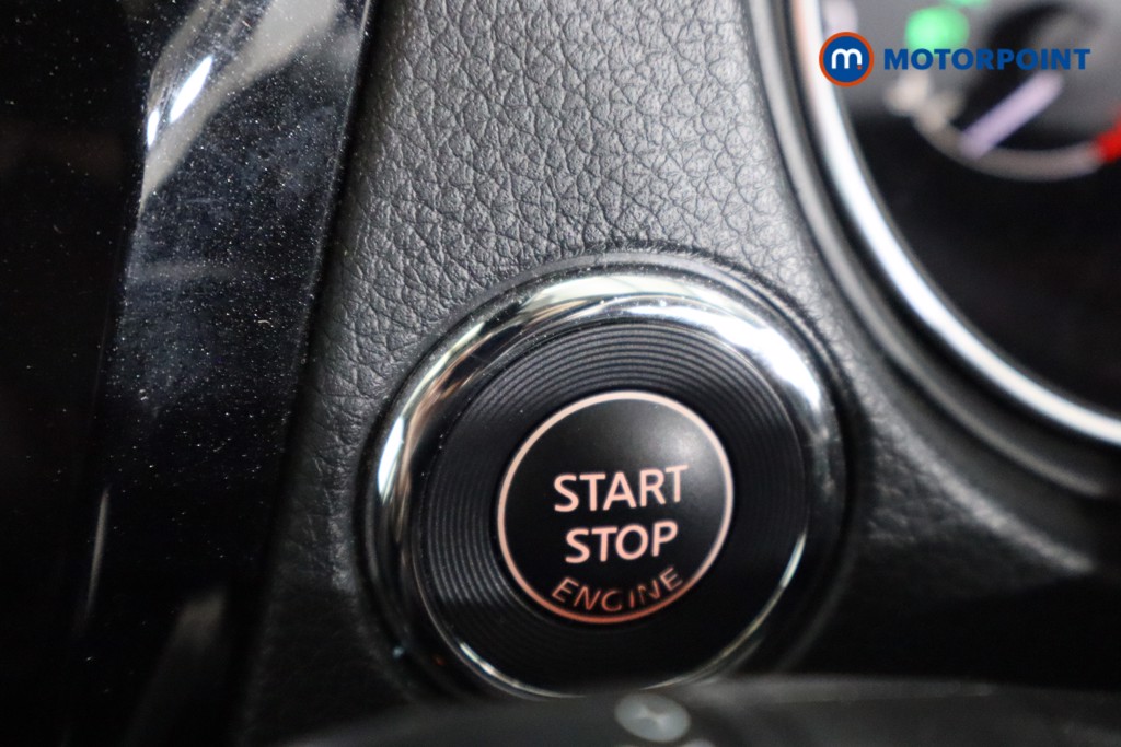 Nissan Qashqai N-Motion Manual Petrol SUV - Stock Number (1593811) - 29th supplementary image
