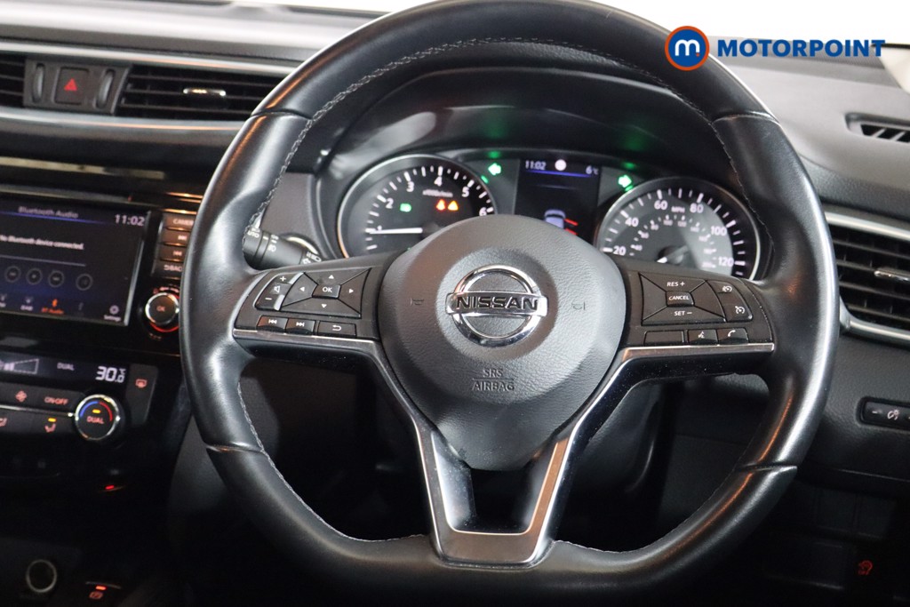 Nissan Qashqai N-Motion Manual Petrol SUV - Stock Number (1593811) - 1st supplementary image