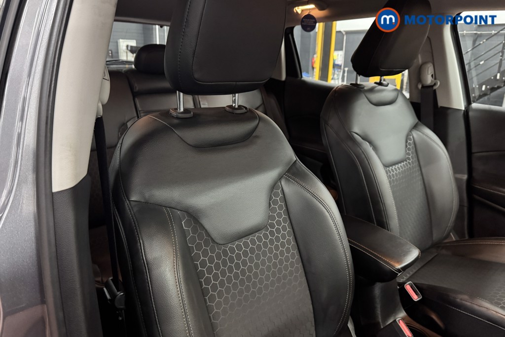 Jeep Compass Longitude Manual Petrol SUV - Stock Number (1530710) - 2nd supplementary image