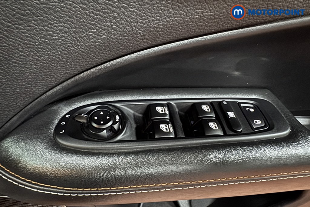 Jeep Compass Longitude Manual Petrol SUV - Stock Number (1530710) - 12th supplementary image