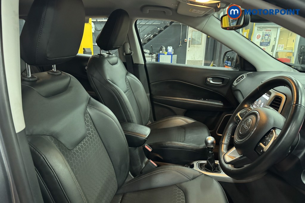 Jeep Compass Longitude Manual Petrol SUV - Stock Number (1530710) - 1st supplementary image