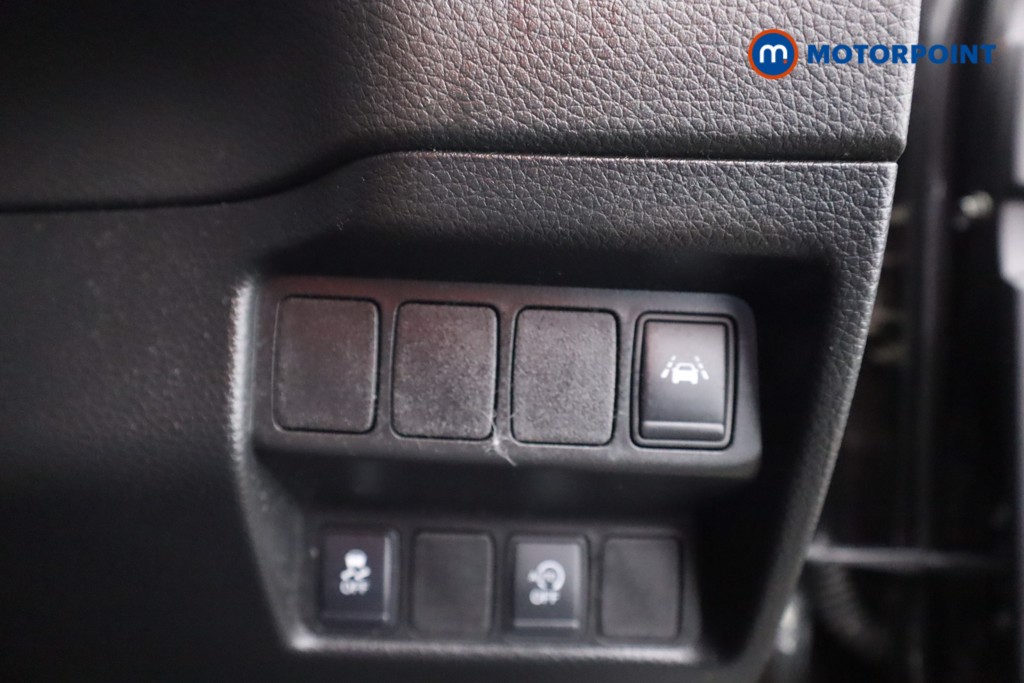 Nissan Qashqai Tekna Manual Petrol SUV - Stock Number (1593250) - 8th supplementary image