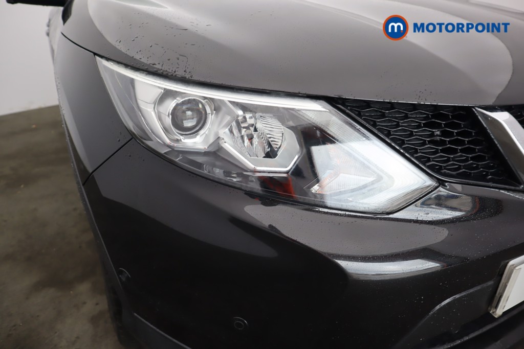 Nissan Qashqai Tekna Manual Petrol SUV - Stock Number (1593250) - 1st supplementary image