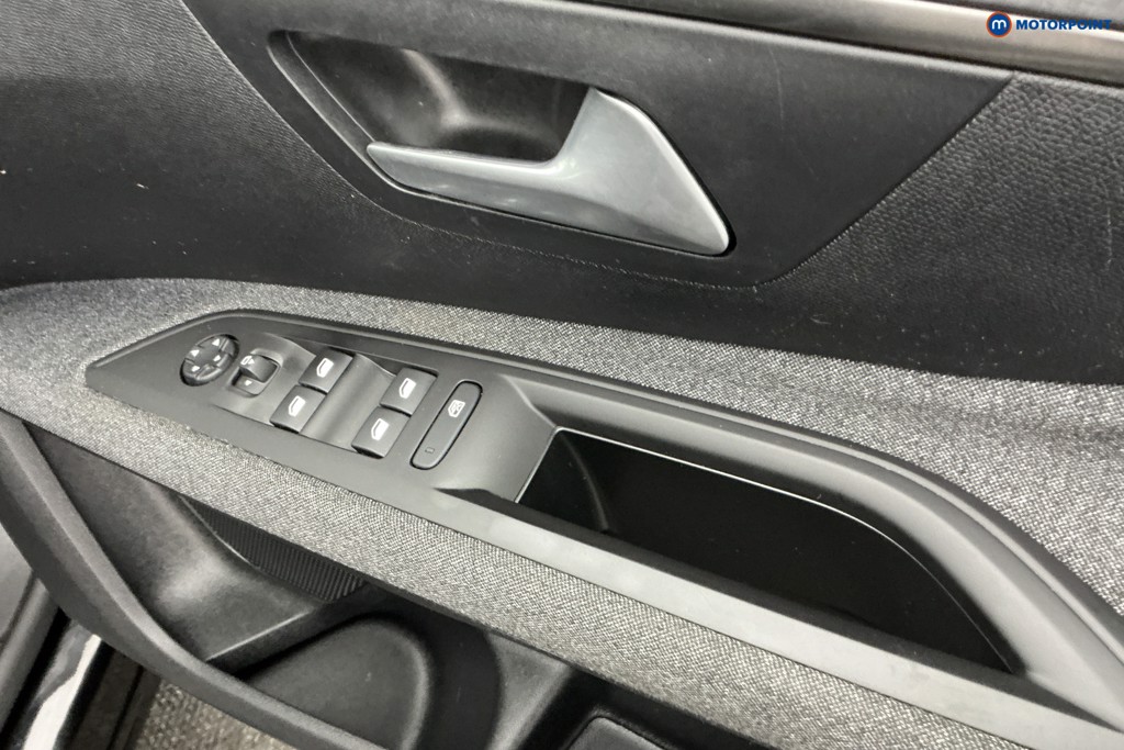 Peugeot 5008 Active Premium Manual Diesel SUV - Stock Number (1587645) - 23rd supplementary image