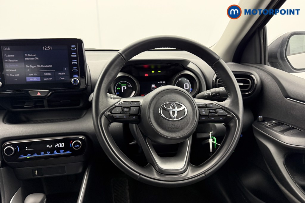 Toyota Yaris Design Automatic Petrol-Electric Hybrid Hatchback - Stock Number (1588069) - 2nd supplementary image