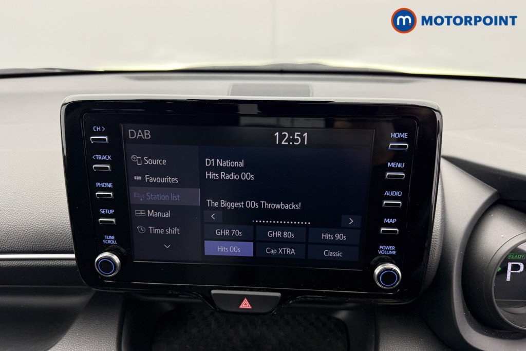 Toyota Yaris Design Automatic Petrol-Electric Hybrid Hatchback - Stock Number (1588069) - 5th supplementary image