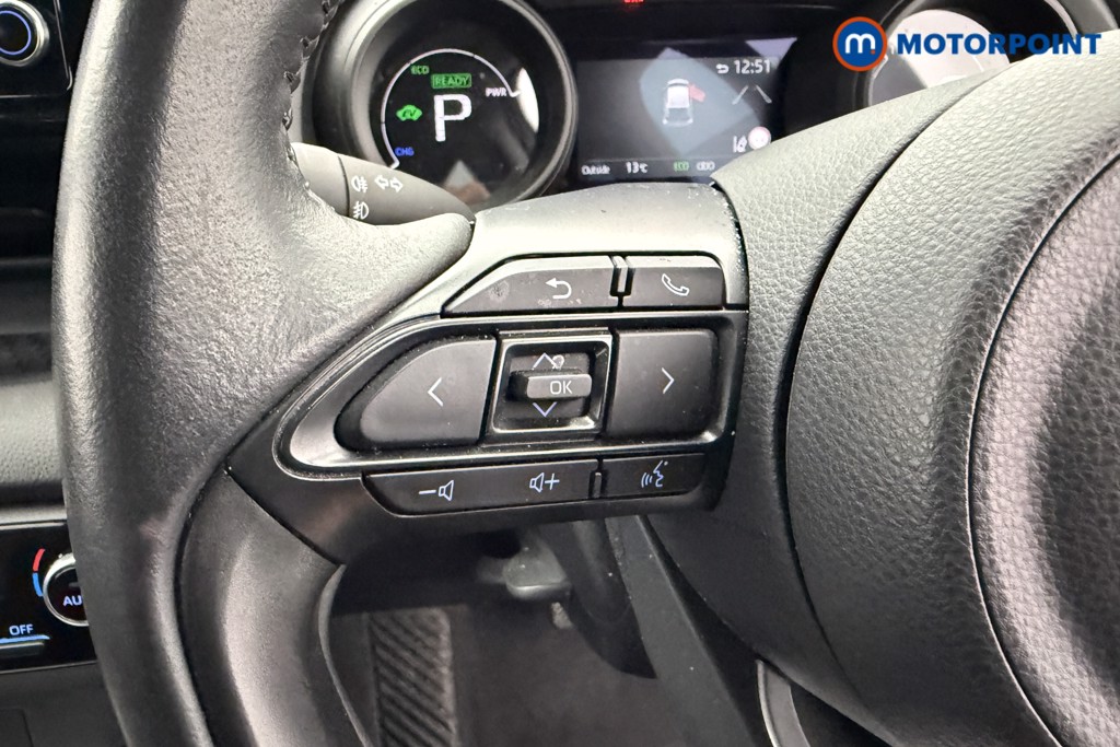Toyota Yaris Design Automatic Petrol-Electric Hybrid Hatchback - Stock Number (1588069) - 13th supplementary image