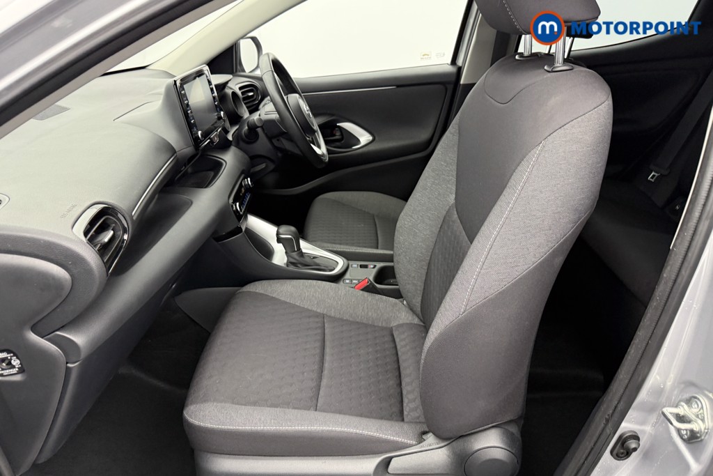 Toyota Yaris Design Automatic Petrol-Electric Hybrid Hatchback - Stock Number (1588069) - 21st supplementary image