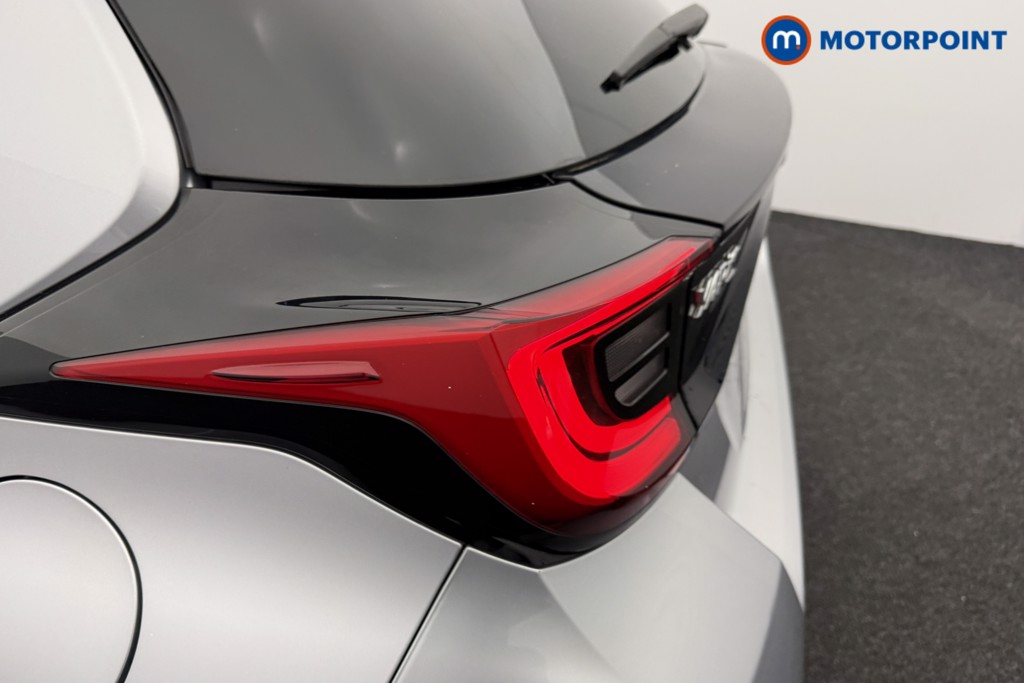 Toyota Yaris Design Automatic Petrol-Electric Hybrid Hatchback - Stock Number (1588069) - 24th supplementary image