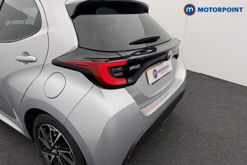 Toyota Yaris Design Automatic Petrol-Electric Hybrid Hatchback - Stock Number (1588069) - 25th supplementary image