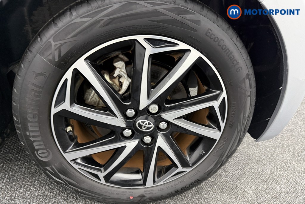 Toyota Yaris Design Automatic Petrol-Electric Hybrid Hatchback - Stock Number (1588069) - 29th supplementary image