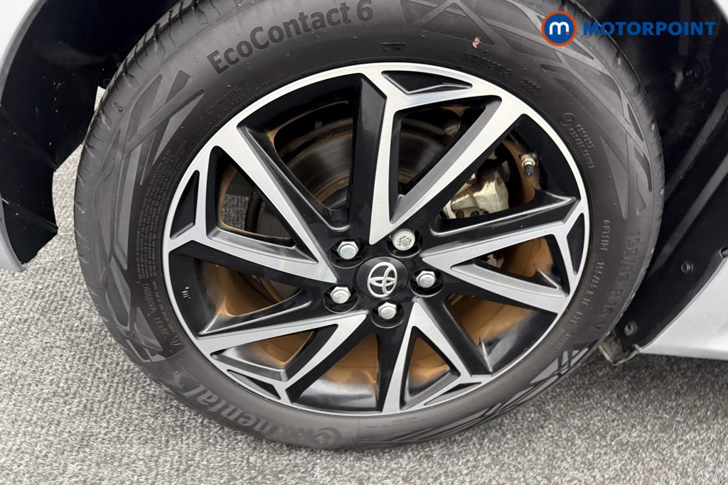 Toyota Yaris Design Automatic Petrol-Electric Hybrid Hatchback - Stock Number (1588069) - 30th supplementary image